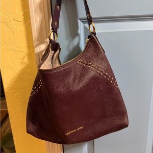 Michael kors purse, very good condition